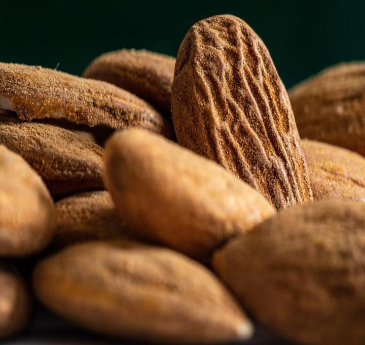 almond-5120350_1920_0.jpg