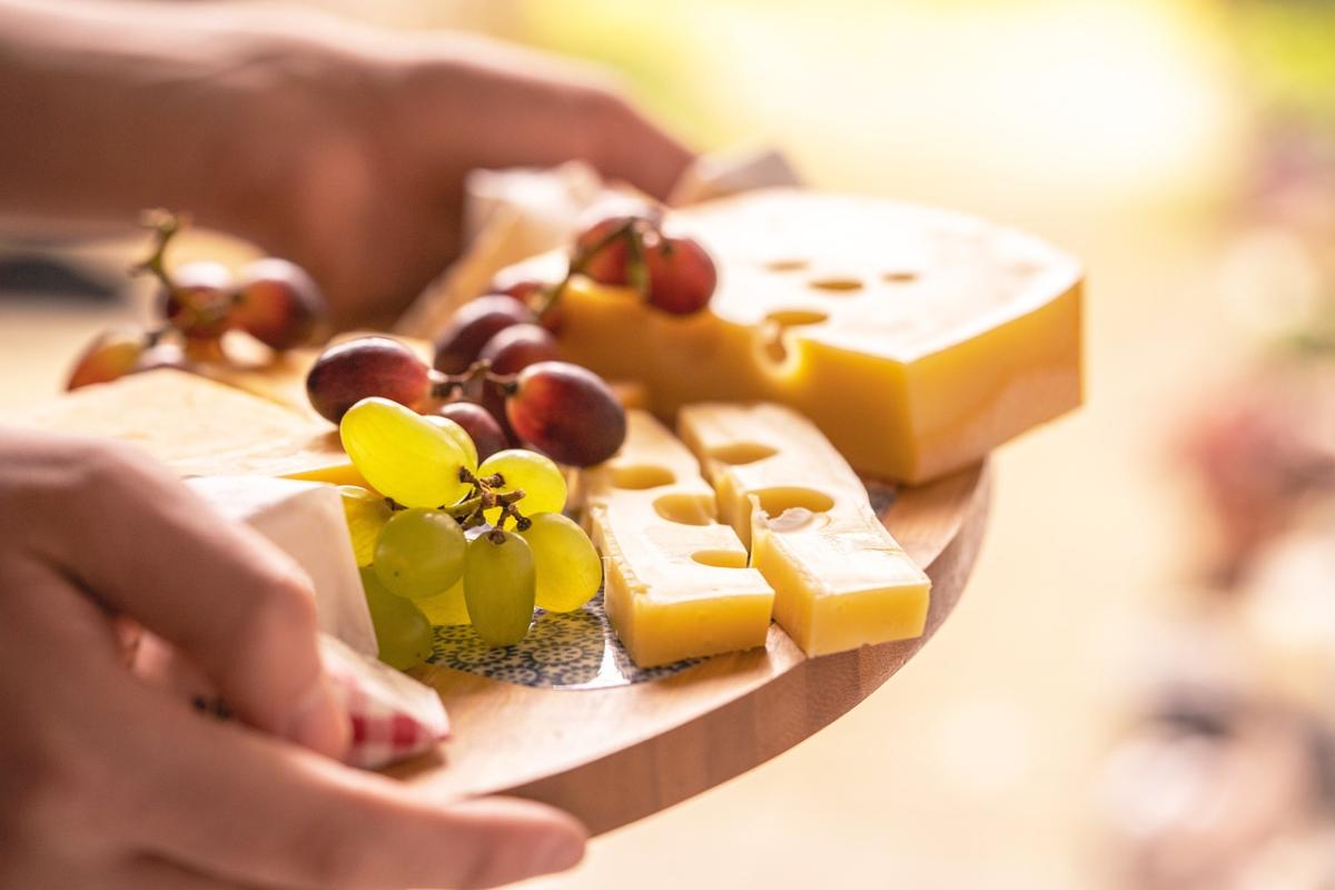 cheese-platter-g893e71a43_1280.jpg