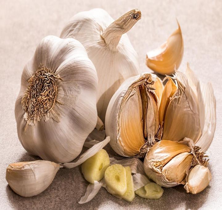 garlic-g272bfa3f8_1920_0.jpg