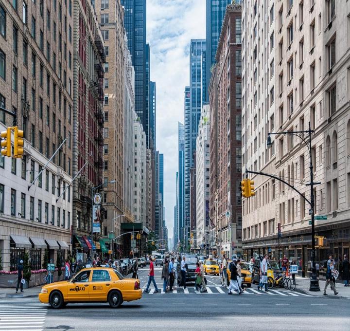 pedestrians-gd433f4dc1_1920_0.jpg
