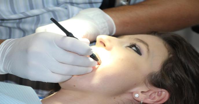 teeth-cleaning-gf4cd11569_1920_0.jpg