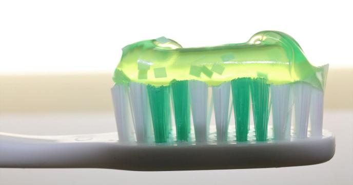 toothbrush-gbec57d330_1920_0.jpg