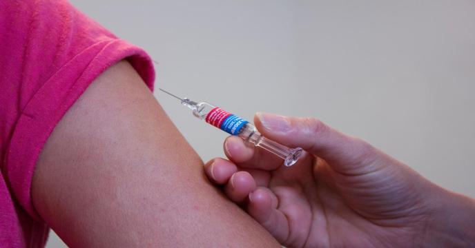 vaccination-g7c3f8fc5f_1920_0.jpg