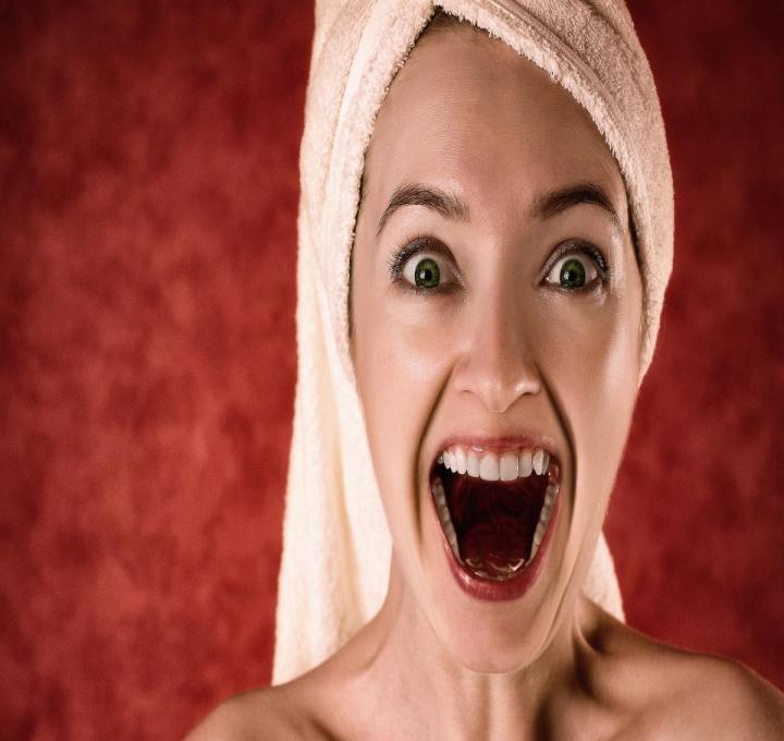 woman-2094172_1920_0.jpg