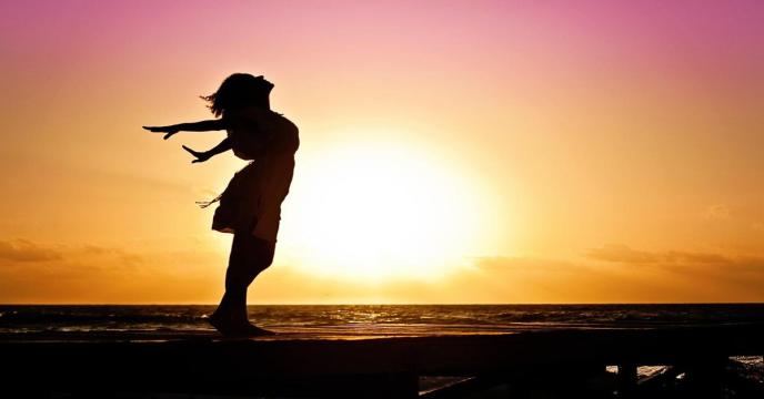 woman-g4dbd2b493_1920_0.jpg