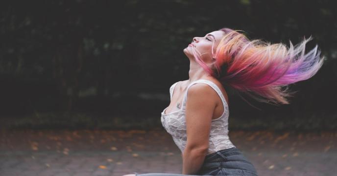woman-gf070463c0_1920_0.jpg